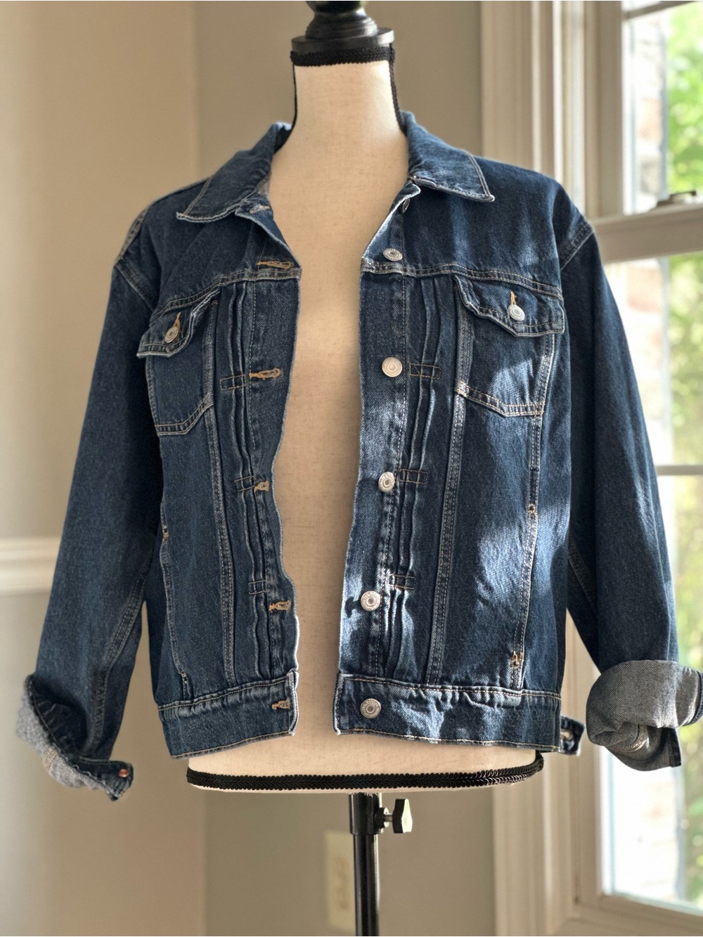 Old Navy Relaxed Classic Dark Wash  Blue Denim Jean Jacket size Large